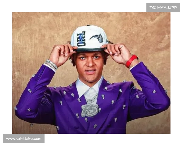 魔术年轻核心成长，班凯罗策应能力进步